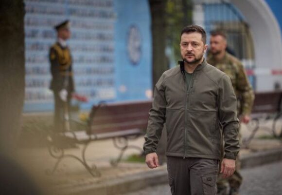 Λευκός Οίκος: Μόνο ο Ζελένσκι μπορεί να αποφασίσει την έναρξη διαπραγματεύσεων με την Ρωσία