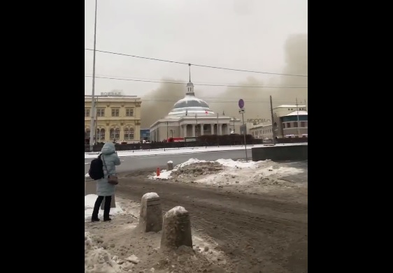 Μεγάλη έκρηξη στη Μόσχα – Στις φλόγες αποθήκη