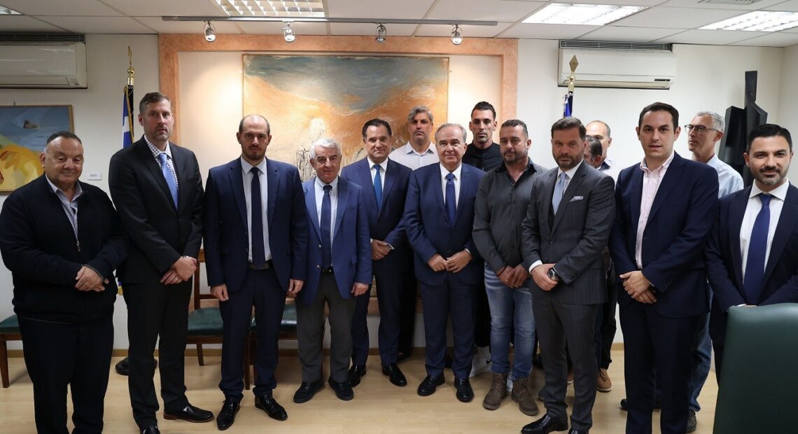 Ναυπηγεία Ελευσίνας: Υπεγράφη η συμφωνία εξυγίανσης – μεταβίβασης (pics)