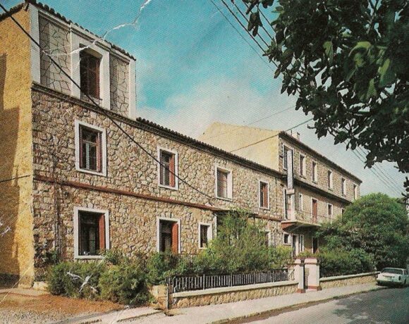 Ολική μεταμόρφωση: Ενα ιστορικό αρχοντικό της Κηφισιάς αποκτά και πάλι ζωή (pics)