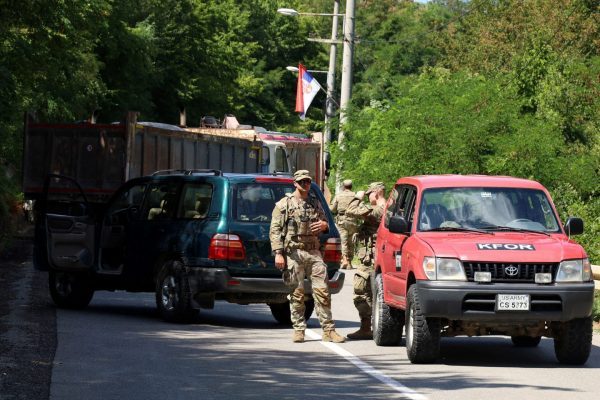 Σερβία Κόσοβο: Με παρέμβαση των ΗΠΑ η Πρίστινα αναβάλλει για δύο μέρες την επιβολή προστίμου για τις πινακίδες