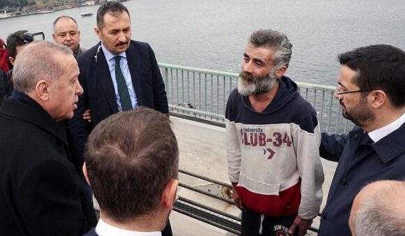 Τουρκικά ΜΜΕ: Ο Ερντογάν απέτρεψε την αυτοκτονία πολίτη