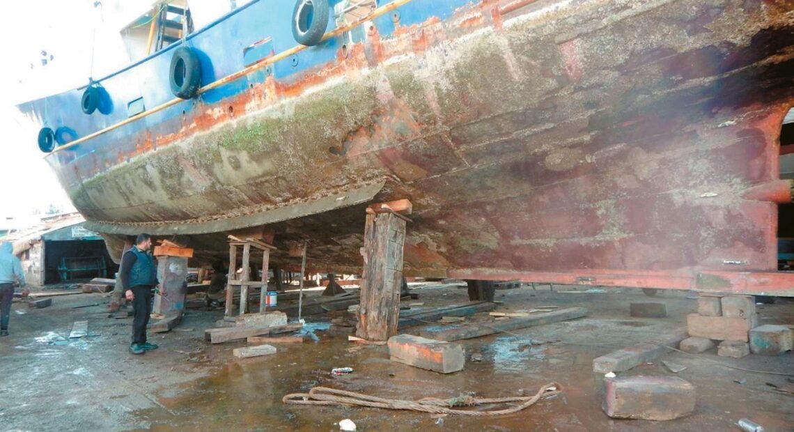 Όλα στο σφυρί: από βίλες και ξενοδοχεία μέχρι πλοία, μετοχές και… εξοπλισμός κομμωτηρίου