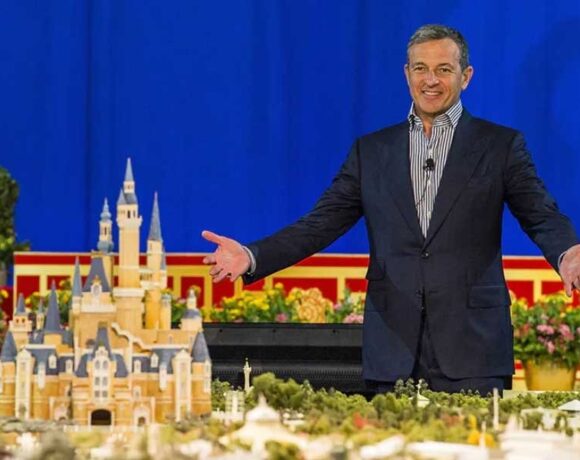 Disney: Γιατί το «Μαγικό Βασίλειο» φώναξε τον… «μάγο» του (pics)