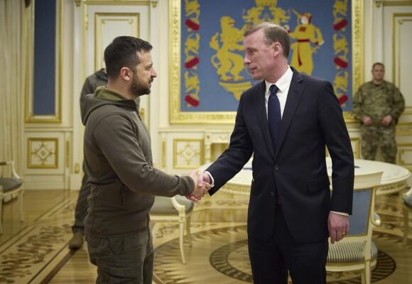 Politico: Οι ΗΠΑ οδήγησαν την Ουκρανία να αλλάξει θέση για τη συμμετοχή του Πούτιν σε διαπραγματεύσεις