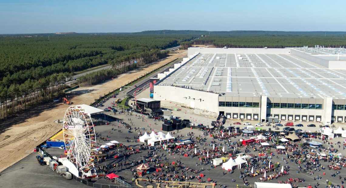 Είναι επίσημο: Η Tesla ξεκινά στη Γερμανία γεωτρήσεις για… νερό (pic)