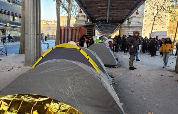 Εντάσεις σε καταυλισμό Αφγανών στο Παρίσι