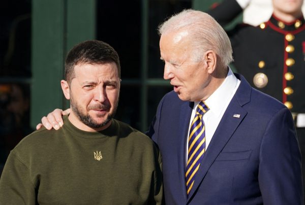 Ζελένσκι: Έφτασε στον Λευκό Οίκο – Η συνάντηση με Μπάιντεν