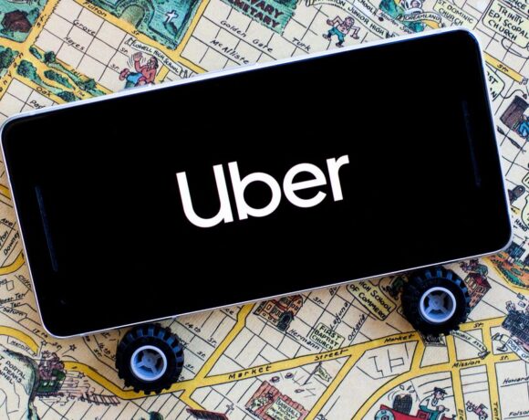 Η Uber ετοιμάζεται να μηνύσει την Επιτροπή ταξί της Νέας Υόρκης