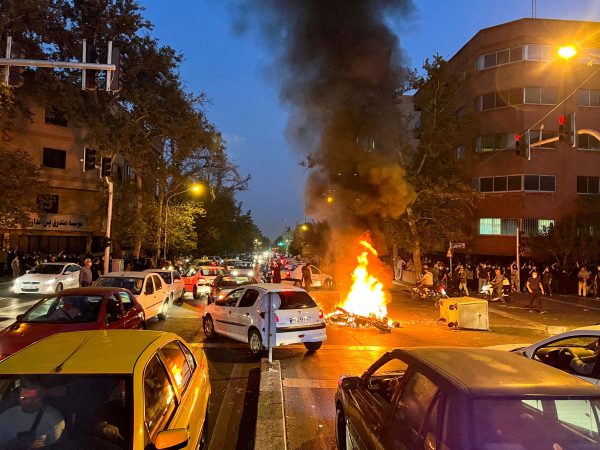 Ιράν: Διακόσιοι άνθρωποι έχουν σκοτωθεί μέχρι τώρα στις διαδηλώσεις – Αμετανόητος ο Ραϊσί