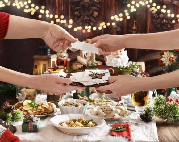 Μια ευκαιρία να μοιράσουμε αγάπη στις γιορτές