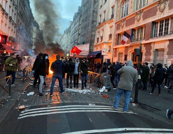 Παρίσι: Κουρδική οργάνωση «δείχνει» την Τουρκία πίσω από την επίθεση του ενόπλου