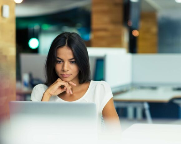 Embedded Banking: Η νέα τάση που «λύνει τα χέρια» των επιχειρήσεων