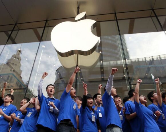 H Apple επιτρέπει στους υπαλλήλους να μιλούν για διακρίσεις και κατάχρηση