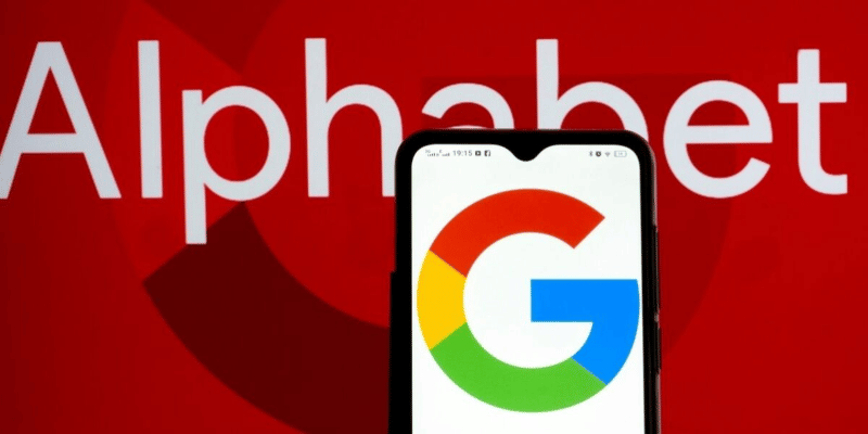 Alphabet: Η μητρική του Google απολύει 12