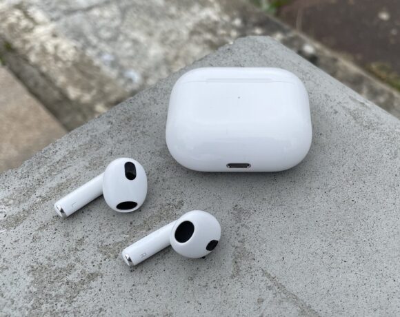 Apple: Το 2024 έρχονται τα επόμενης γενιάς Airpods και Airpods Max