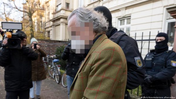 Γερμανία: Διώξεις για εσχάτη προδοσία σε πέντε ακροδεξιούς που σχεδίαζαν την απαγωγή του υπουργού Υγείας και την ανατροπή της κυβέρνησης