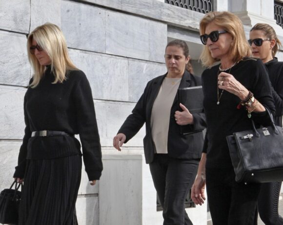 Κηδεία τέως βασιλιά Κωνσταντίνου: 14 ιδιωτικές πτήσεις στο «Ελ