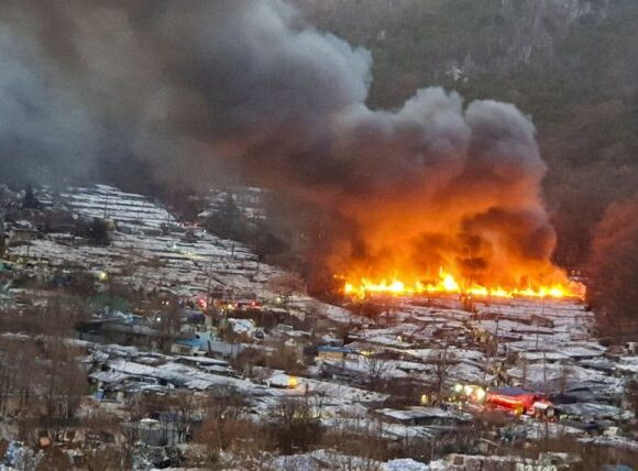 Νότια Κορέα: Πυρκαγιά στην τελευταία παραγκούπολη της Σεούλ – Απομακρύνθηκαν περίπου 500 άτομα
