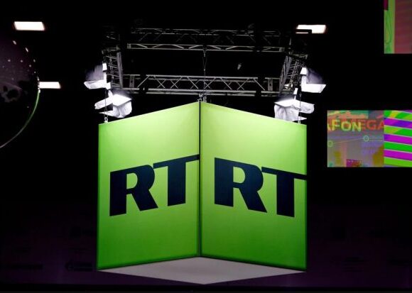 Ρωσία: Υπόσχεται αντίμετρα κατά των γαλλικών ΜΜΕ μετά το «πάγωμα» των τραπεζικών λογαριασμών του Rt France