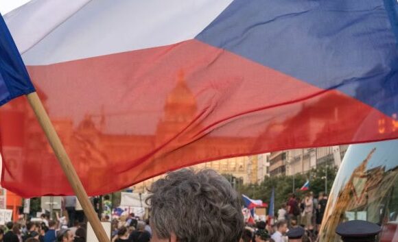 Τσεχία: Η «αυλαία» ενός… μετανοημένου φιλορώσου προέδρου