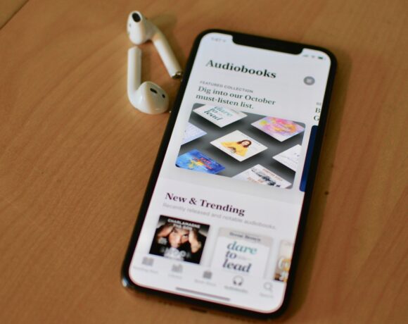 H Apple Books λανσάρει ηχητικά βιβλία με αφήγηση Ai