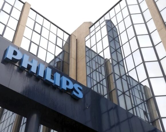 Philips: Καταργεί 6