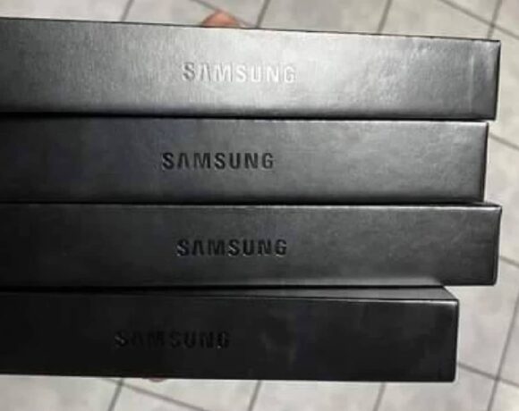 Samsung Galaxy S23 Ultra: Εντοπίστηκε να πωλείται σε κατάστημα λιανικής