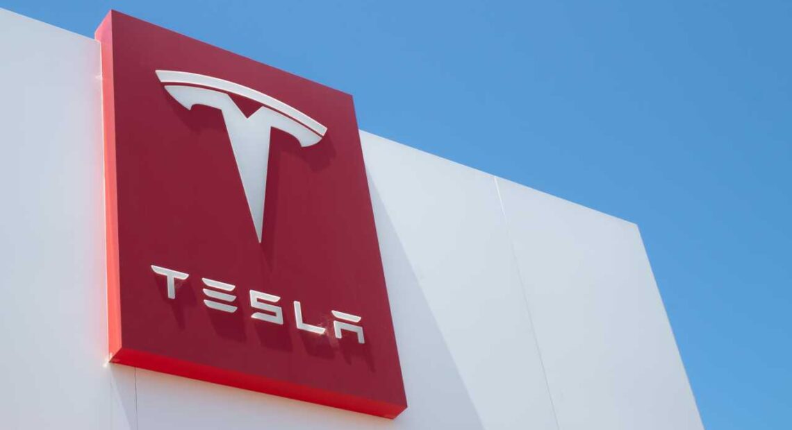 Tesla: Ολοταχώς προς συμφωνία για νέο εργοστάσιο στην Ινδονησία