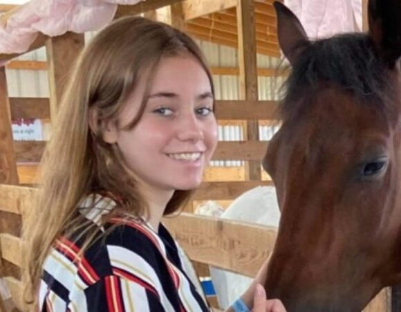 Adriana Kuch: Η σοκαριστική επίθεση που οδήγησε τη 14χρονη στην αυτοκτονία – Το «σκοτεινό» παρελθόν του σχολείου