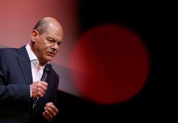 Βόλφγκανγκ Σμιντ: Ποιος είναι ο άνθρωπος πίσω από τον Όλαφ Σολτς