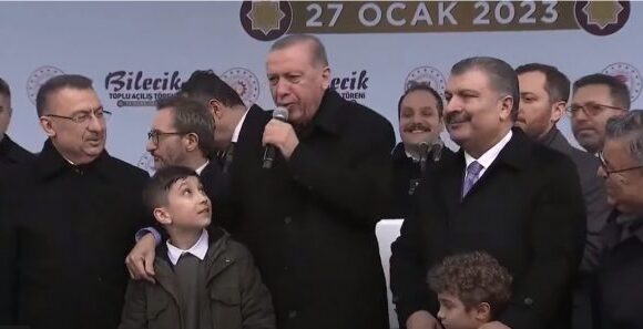 Ερντογάν: Το έριξε στο τραγούδι ο Σουλτάνος