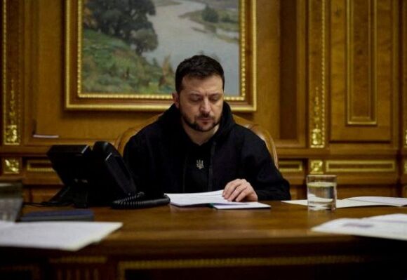 Ζελένσκι: «Ο Πούτιν είναι δράκος που πρέπει να φάει» – Αν κερδίσει «θα κάνει το ίδιο και αλλού»