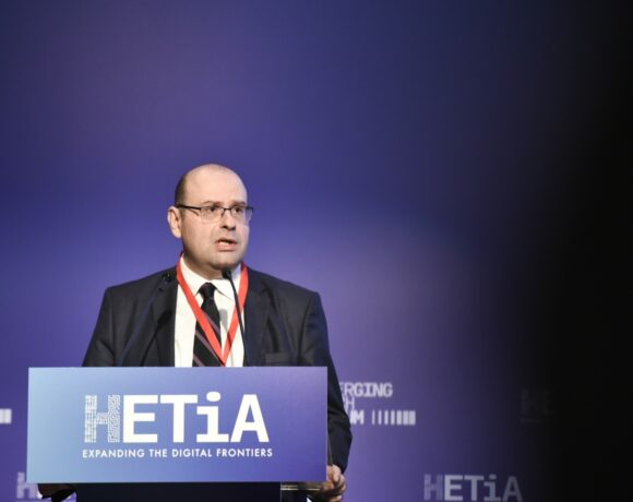 Ζερβάκης (hetia): Διαβουλεύσεις για τις πρώτες επενδύσεις παραγωγής ημιαγωγών στην Ελλάδα