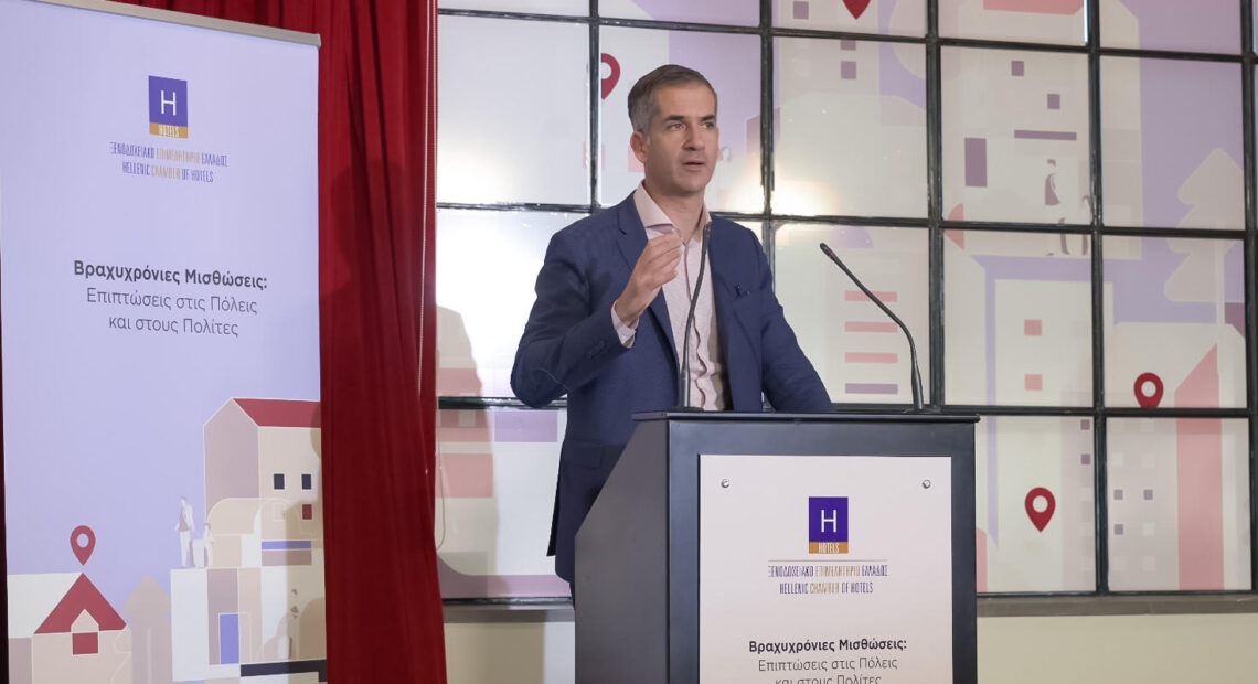Ο δήμος Αθηναίων “δείχνει” την Αποκεντρωμένη Διοίκηση για το γκρέμισμα του εκτρώματος Ευμορφίδη που κρύβει την Ακρόπολη