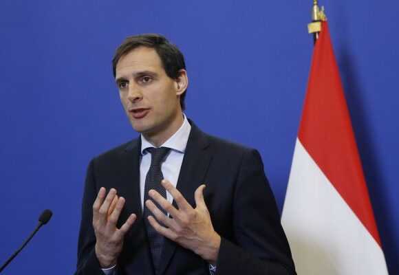 Ολλανδία: Κλείνει το Προξενείο της στην Αγία Πετρούπολη