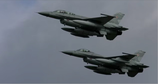 Πολωνία: Διατεθειμένη να στείλει μαχητικά F 16 στην Ουκρανία αν υπάρξει συναίνεση στο Nato