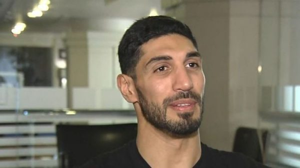 Σεισμός Τουρκία: Οι προσευχές του Ένες Κάντερ με το βίντεο που κόβει την ανάσα