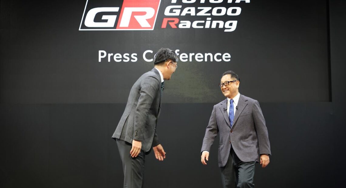 O νέος διευθύνων σύμβουλος της Toyota αλλάζει την ηγετική ομάδα