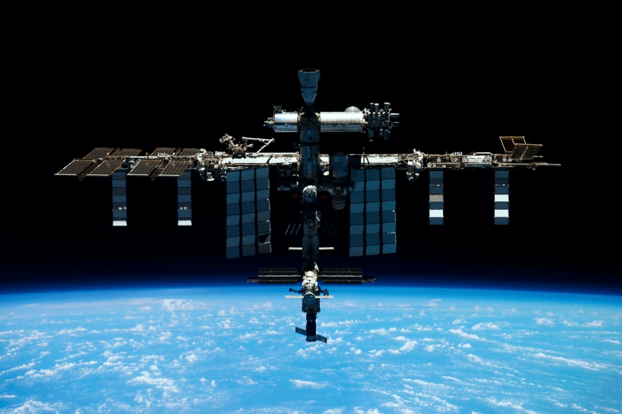 Roscosmos: Τον Σεπτέμβριο επιστρέφουν αποκλεισμένοι κοσμοναύτες