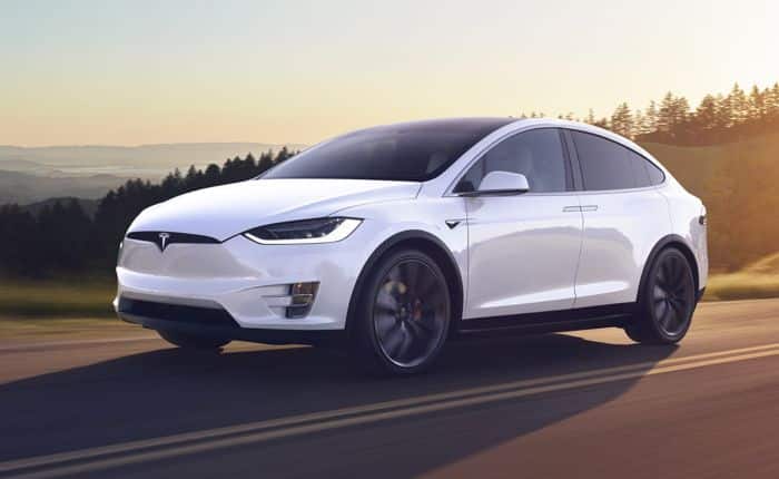 Tesla: Ανακαλεί πάνω από 360 χιλιάδες αυτοκίνητα – Χαρακτηρίστηκαν επικίνδυνα