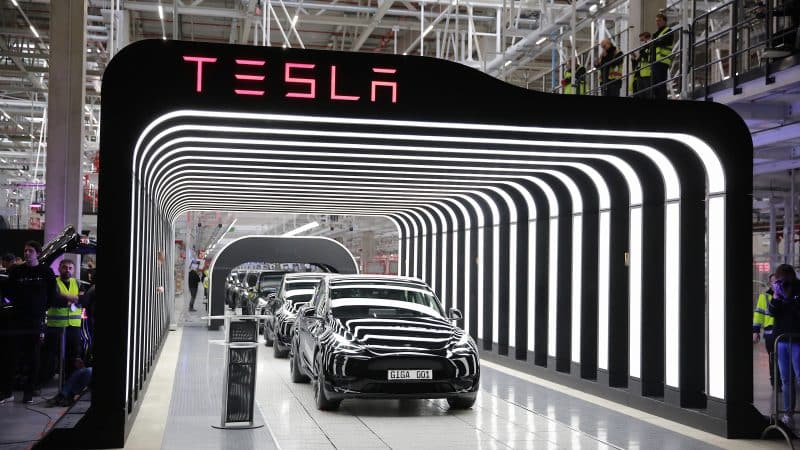 Tesla: Την 1η Μαρτίου έρχεται το «master Plan 3»