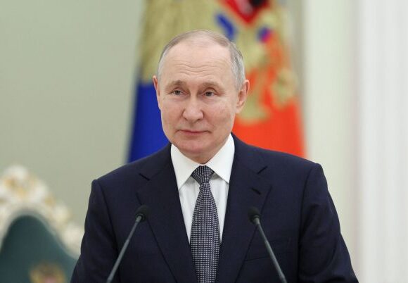 Βλαντίμιρ Πούτιν: Βίντεο με Ρώσους που μοιάζουν στον πρόεδρο