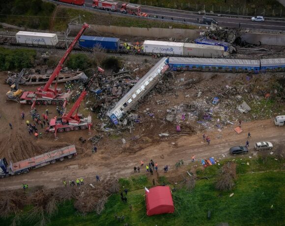 Μητσοτάκης: Θα μάθουμε τα αίτια της τραγωδίας, θα κάνουμε ό,τι περνάει από το χέρι μας