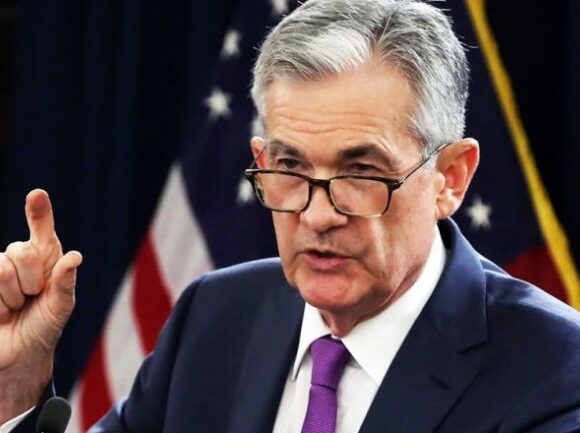 Τέσσερις τράπεζες κατέρρευσαν και η Deutsche Bank παραπαίει – Πώς σχολιάζουν Πάουελ, Ρουμπινί και Μασκ