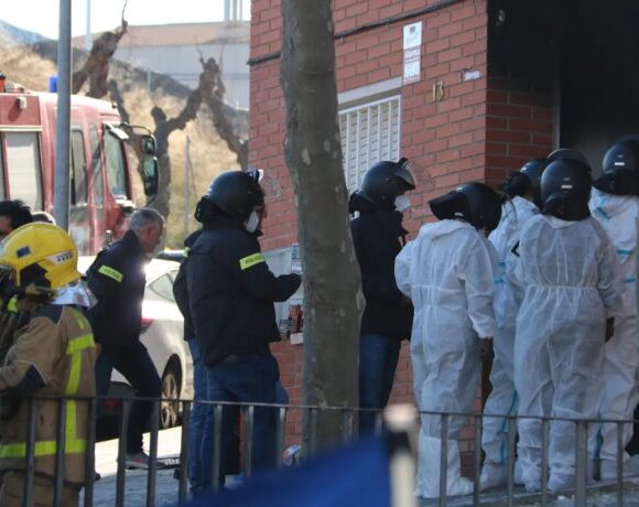Τρεις νεκροί από πυρκαγιά σε πολυκατοικία στη Βαρκελώνη