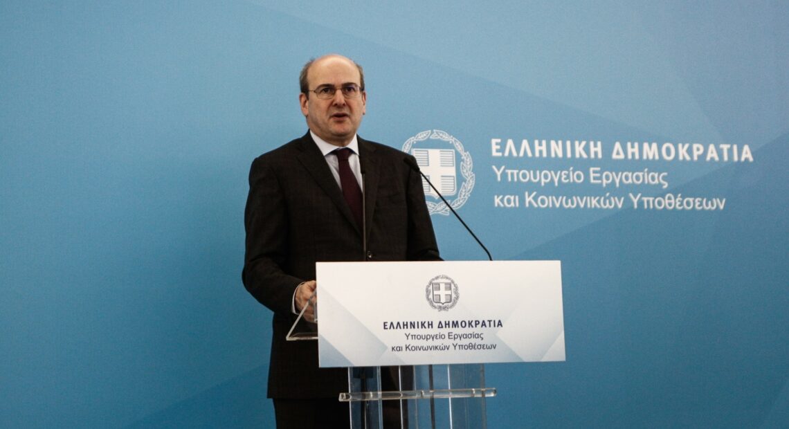 Χατζηδάκης: Ξεκινούν τη Δευτέρα (3/4) οι αιτήσεις για το «Σπίτι μου» – Το όφελος για τους δανειολήπτες (vid) (upd)