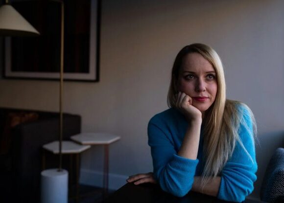 New York Times: Θύμα της ΕΥΠ και του Predator η ελληνο αμερικανίδα Αρτεμις Σίφορντ