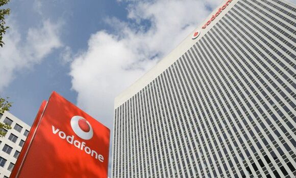 Vodafone: Καταργεί 1