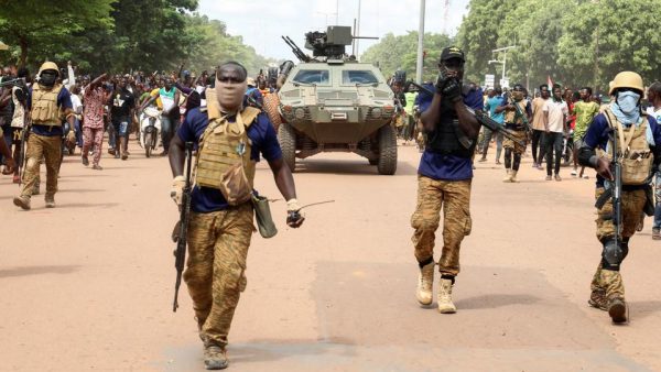 «Γενική επιστράτευση» στην Μπουρκίνα Φάσο: Έκτακτες αποφάσεις ενάντια στη δράση των τζιχαντιστών